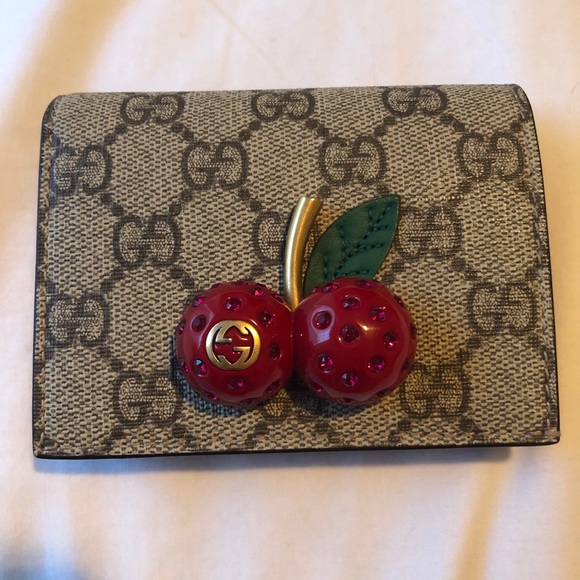 gucci cherry wallet